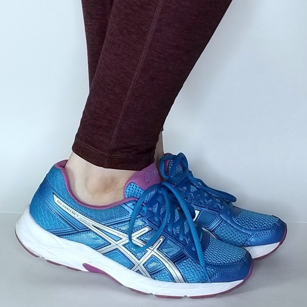 Worn Gym Sneakers size 8